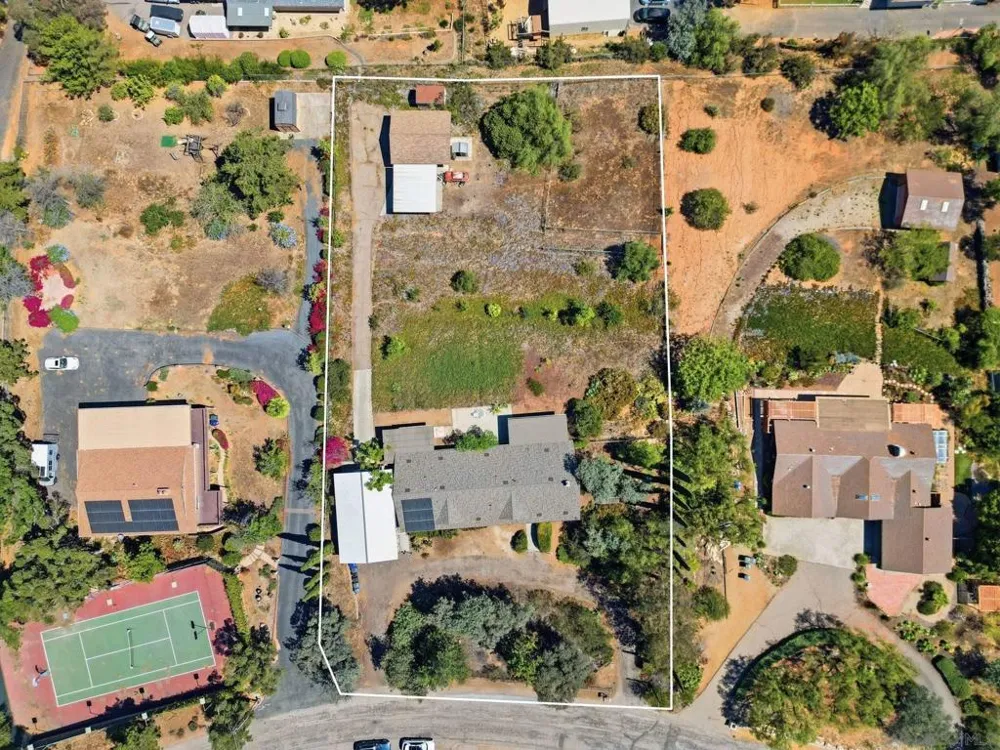 133 La Cresta Heights Rd El Cajon, CA 92021