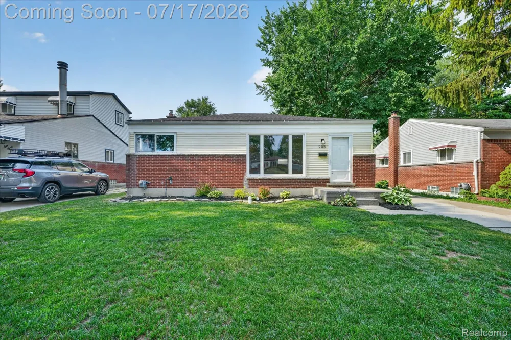 903 Bernie Lane Madison Heights City, MI 48071