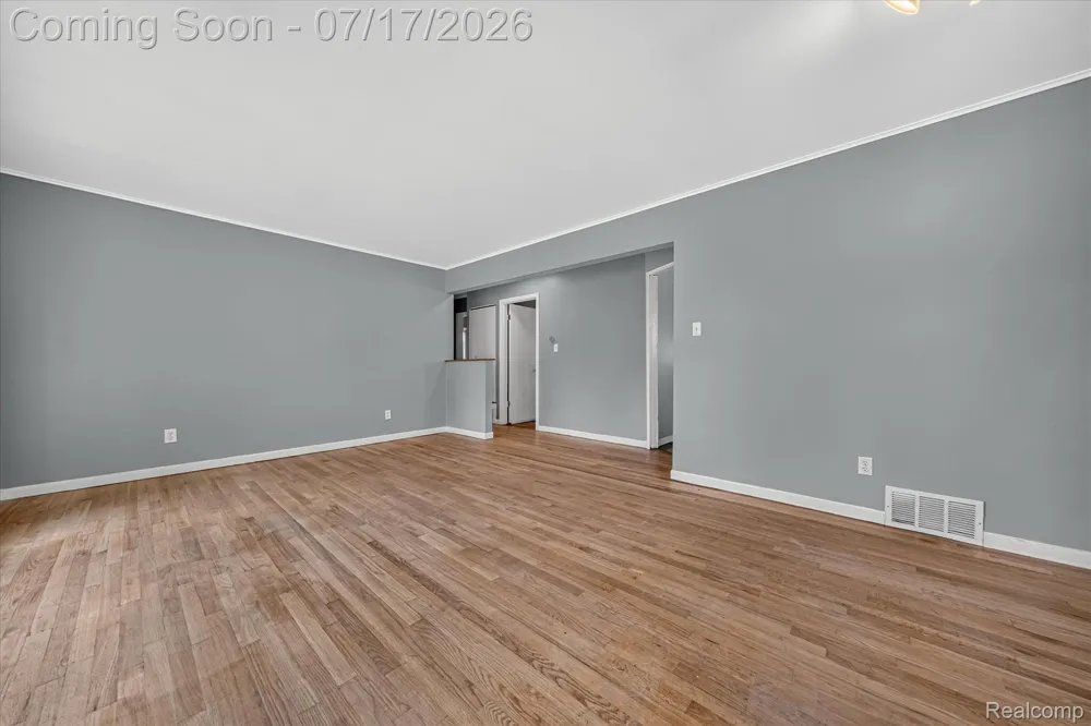 903 Bernie Lane Madison Heights City, MI 48071