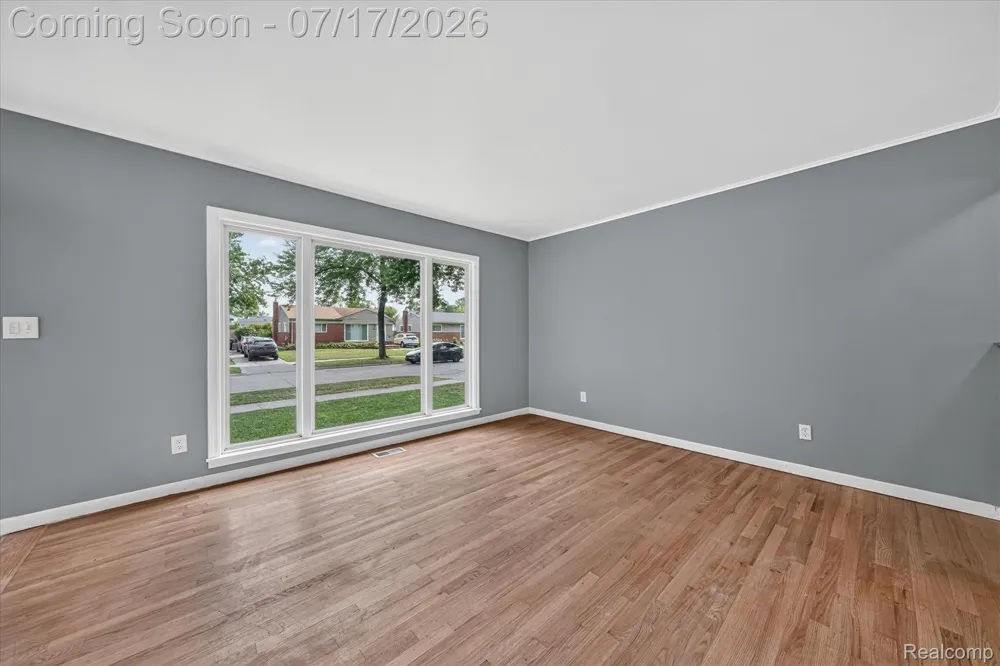 903 Bernie Lane Madison Heights City, MI 48071