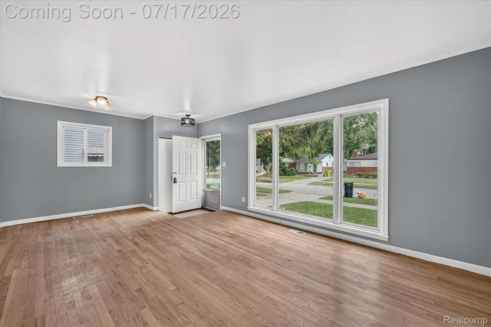 903 Bernie Lane Madison Heights City, MI 48071