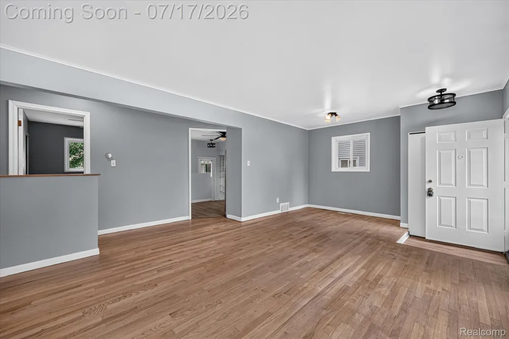 903 Bernie Lane Madison Heights City, MI 48071