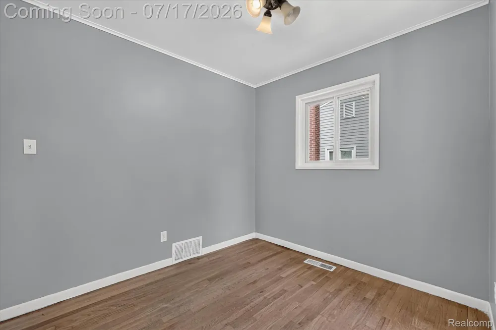 903 Bernie Lane Madison Heights City, MI 48071