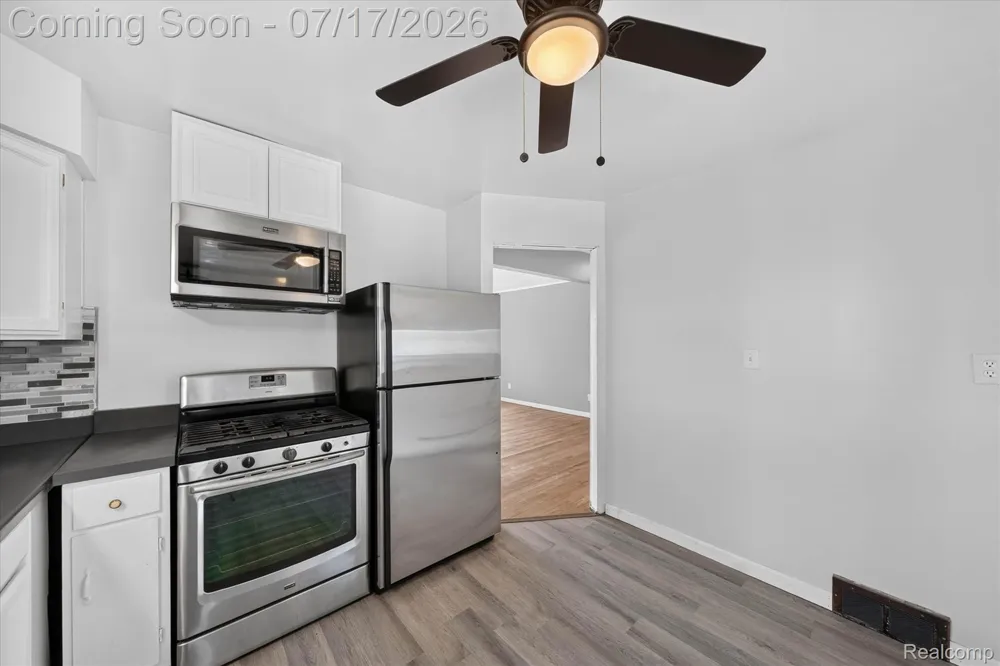903 Bernie Lane Madison Heights City, MI 48071