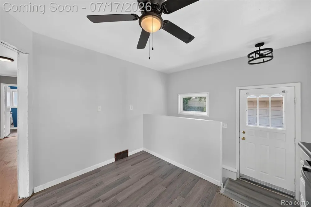903 Bernie Lane Madison Heights City, MI 48071