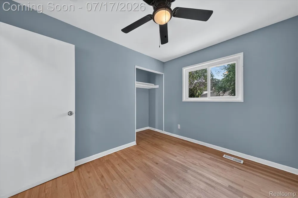 903 Bernie Lane Madison Heights City, MI 48071