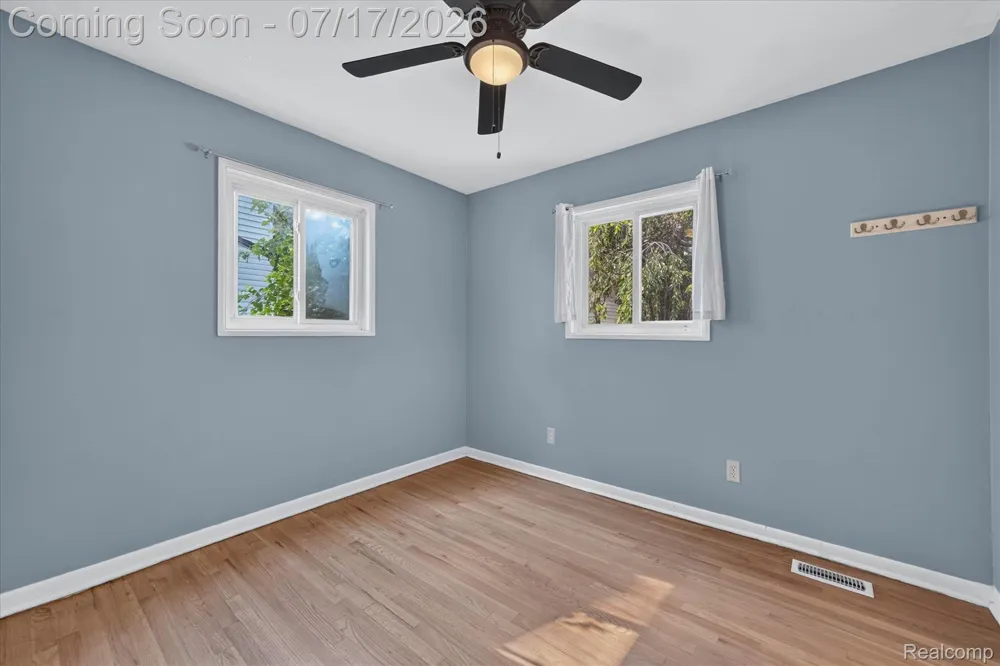 903 Bernie Lane Madison Heights City, MI 48071