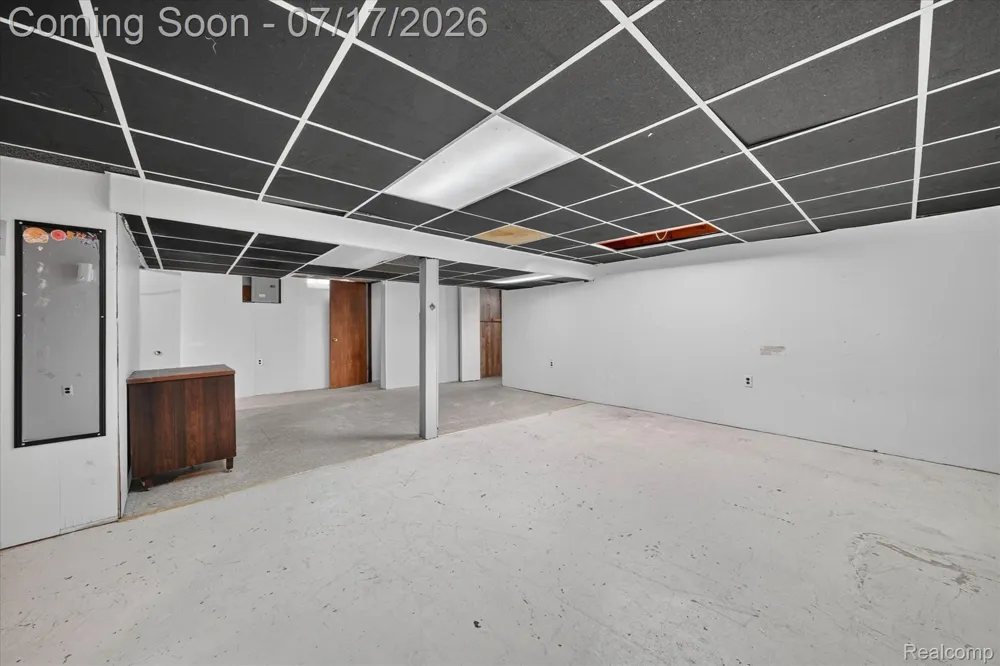 903 Bernie Lane Madison Heights City, MI 48071