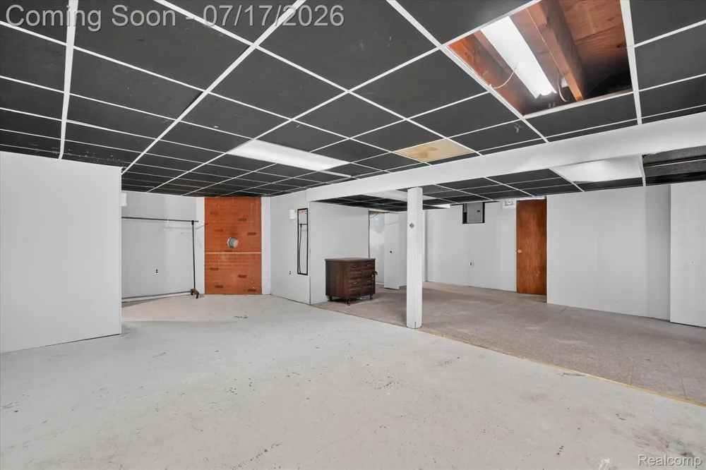 903 Bernie Lane Madison Heights City, MI 48071