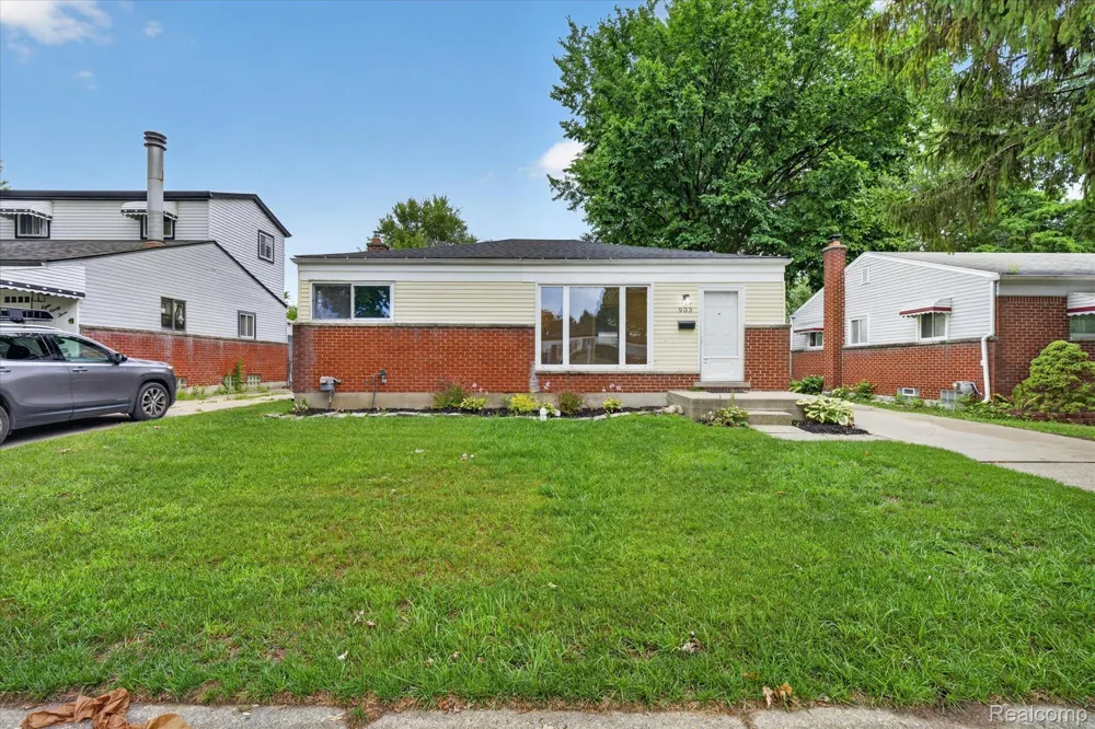903 Bernie Lane Madison Heights City, MI 48071