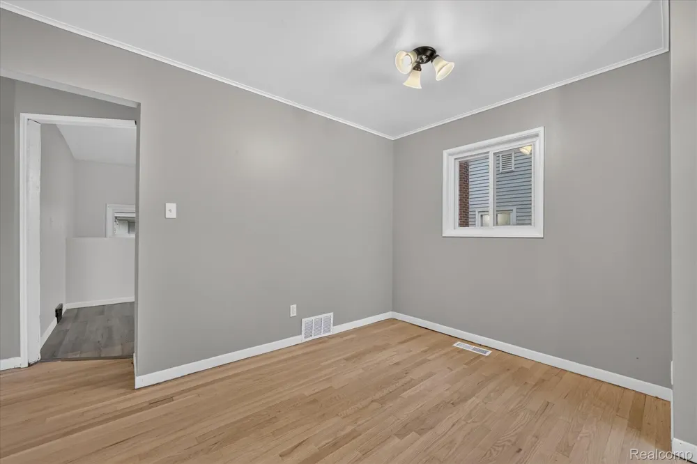 903 Bernie Lane Madison Heights City, MI 48071