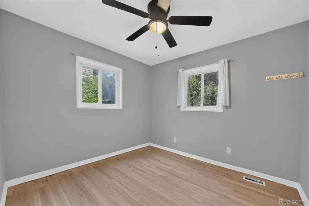 903 Bernie Lane Madison Heights City, MI 48071