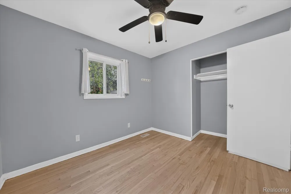 903 Bernie Lane Madison Heights City, MI 48071