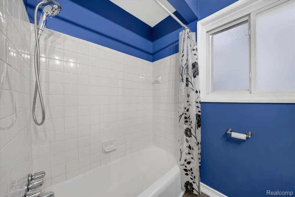 903 Bernie Lane Madison Heights City, MI 48071
