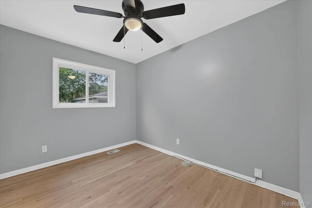 903 Bernie Lane Madison Heights City, MI 48071