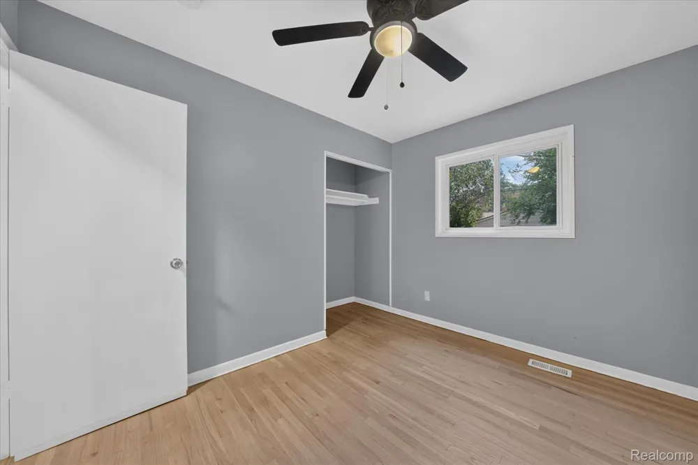 903 Bernie Lane Madison Heights City, MI 48071