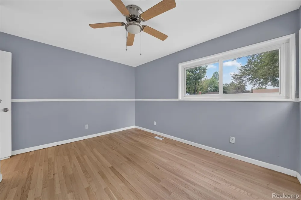 903 Bernie Lane Madison Heights City, MI 48071