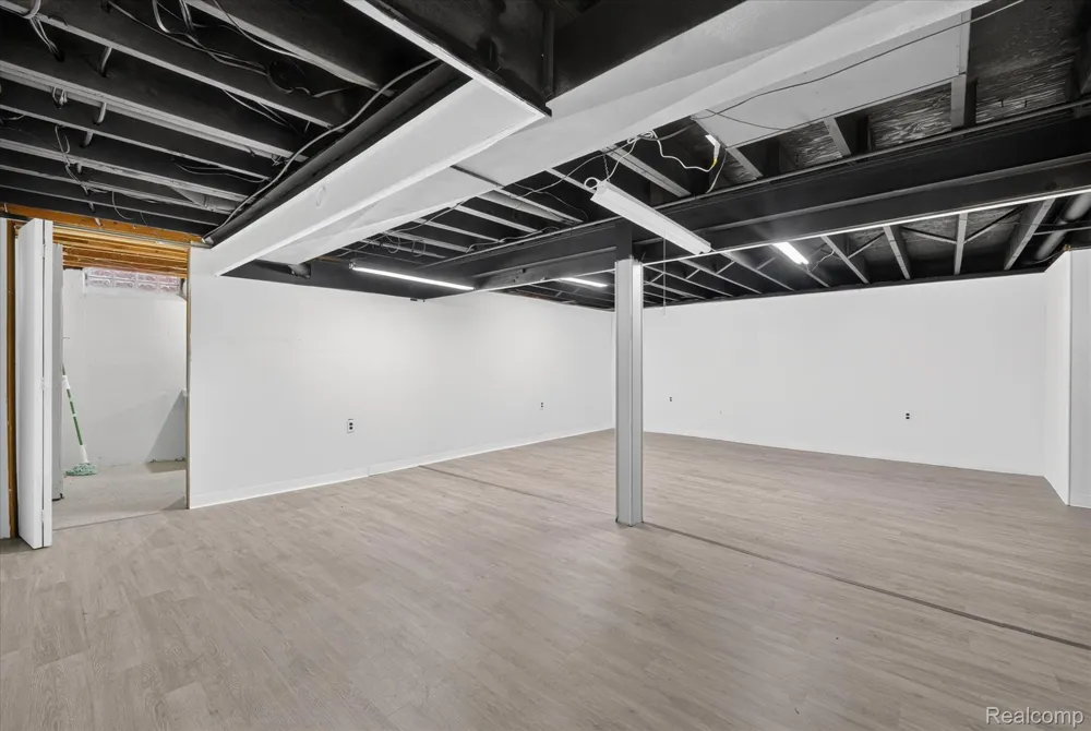 903 Bernie Lane Madison Heights City, MI 48071