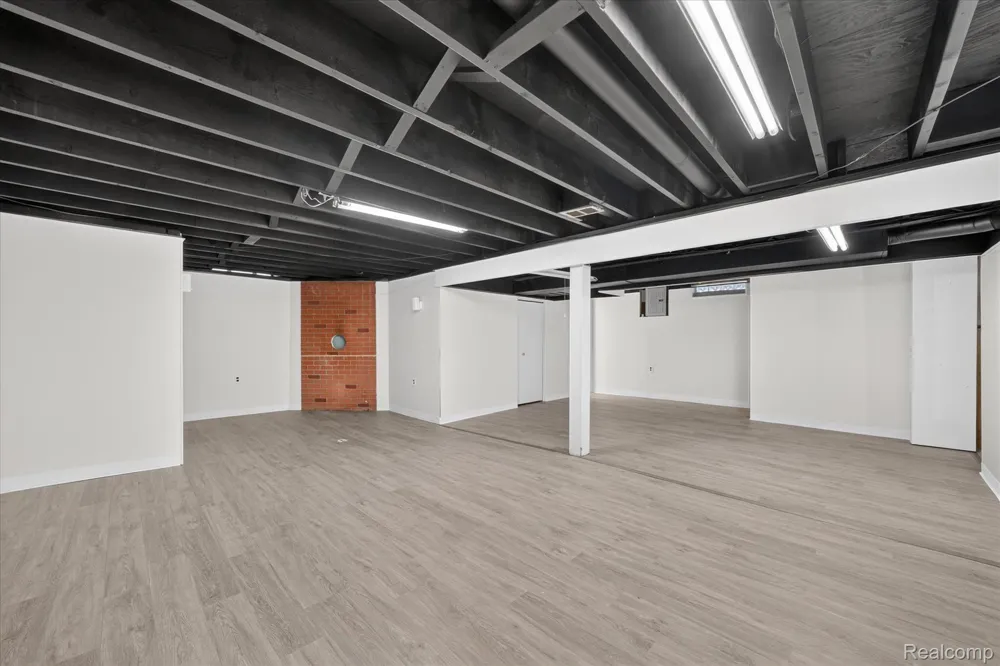 903 Bernie Lane Madison Heights City, MI 48071