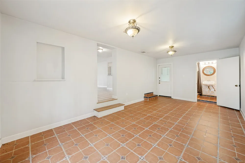 205 Woodward Street Austin, TX 78704