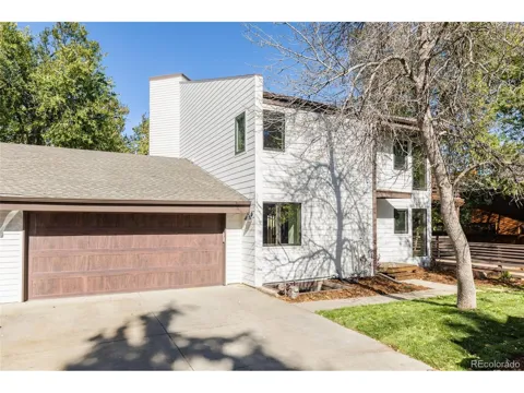 1737 Hawthorn Place
