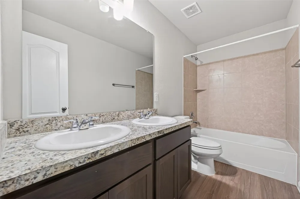 940 21st Street Hempstead, TX 77445