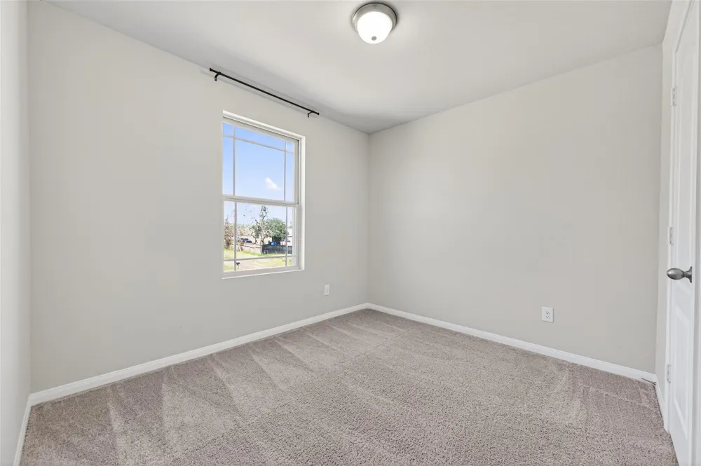 940 21st Street Hempstead, TX 77445