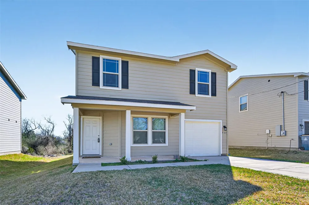940 21st Street Hempstead, TX 77445