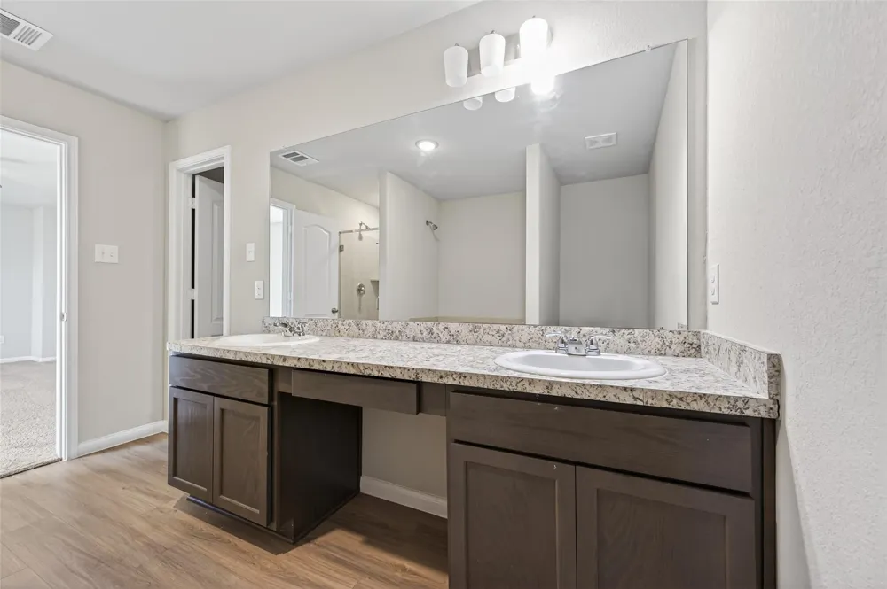 940 21st Street Hempstead, TX 77445