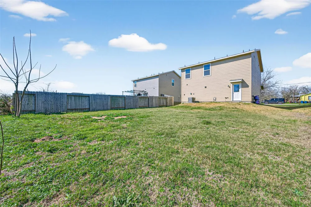 940 21st Street Hempstead, TX 77445