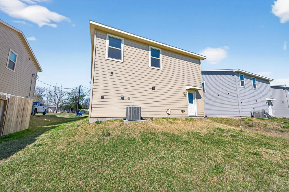 940 21st Street Hempstead, TX 77445