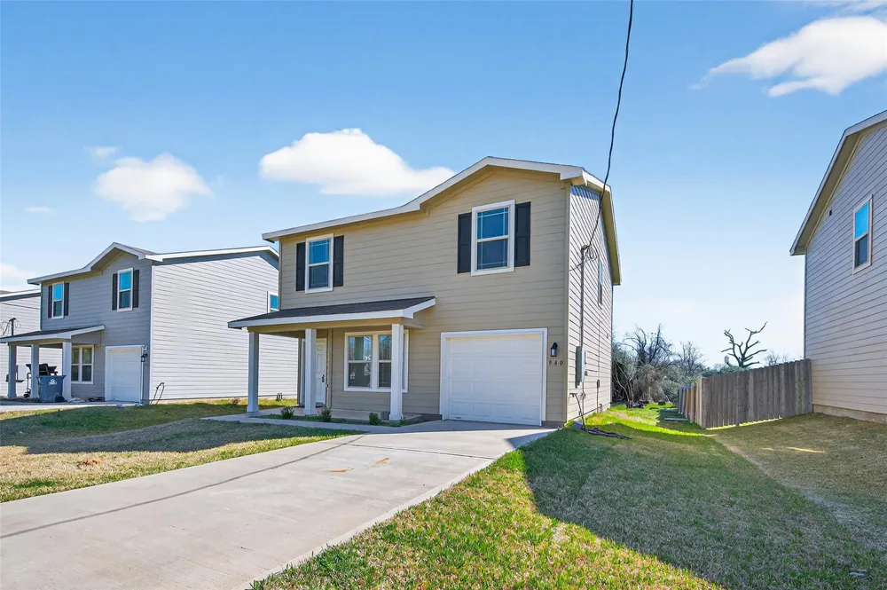 940 21st Street Hempstead, TX 77445