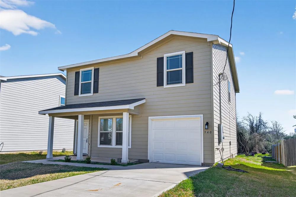 940 21st Street Hempstead, TX 77445