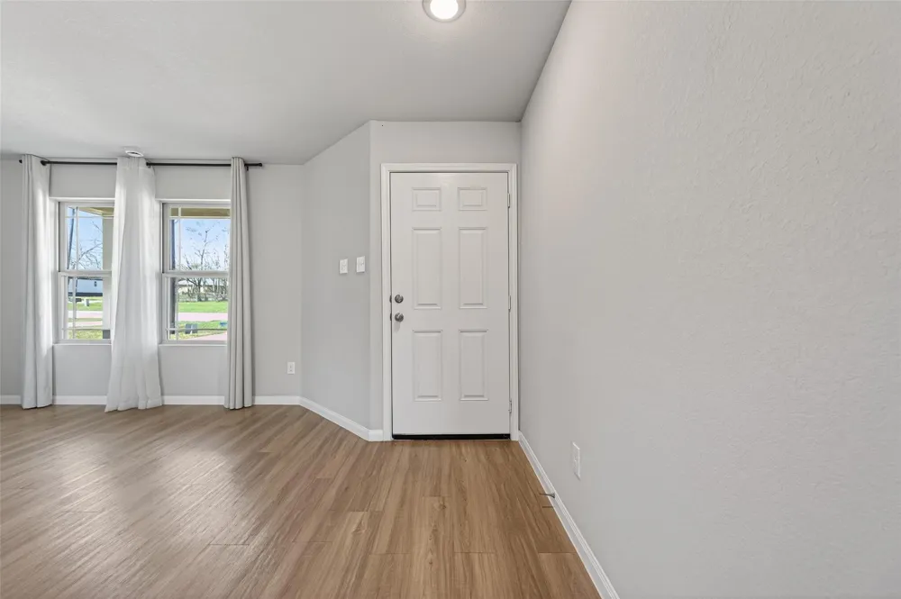 940 21st Street Hempstead, TX 77445