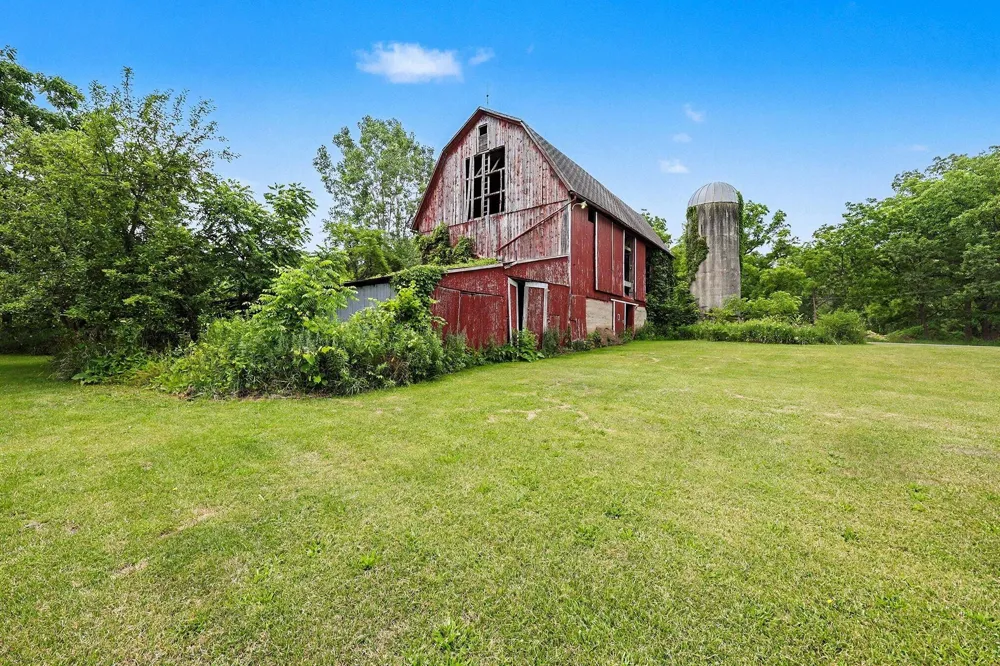 5901 Sharon Hollow Road Manchester, MI 48158