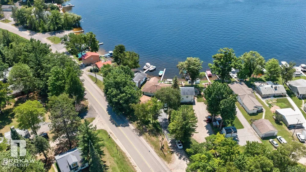 393 Sage lake Road Hill Township, MI 48739
