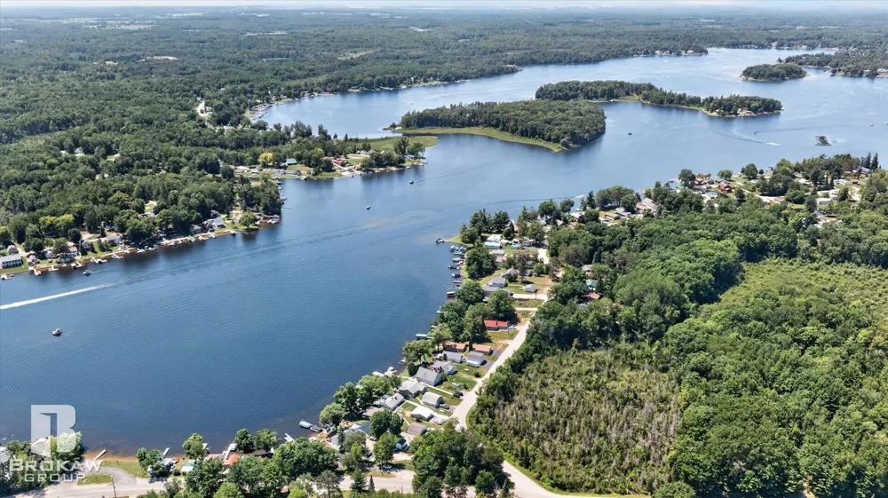 393 Sage lake Road Hill Township, MI 48739