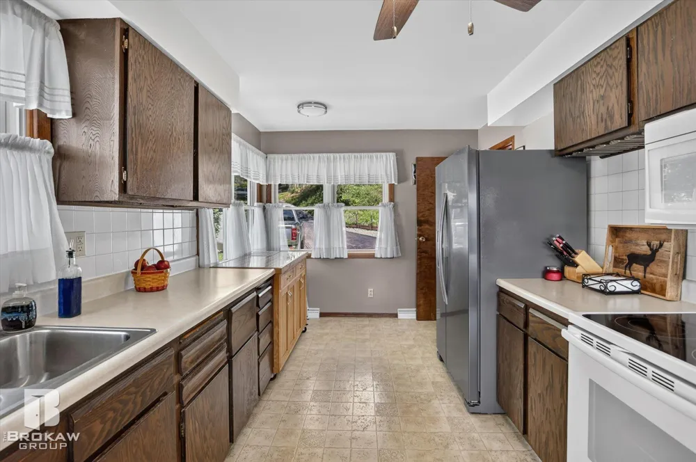 393 Sage lake Road Hill Township, MI 48739