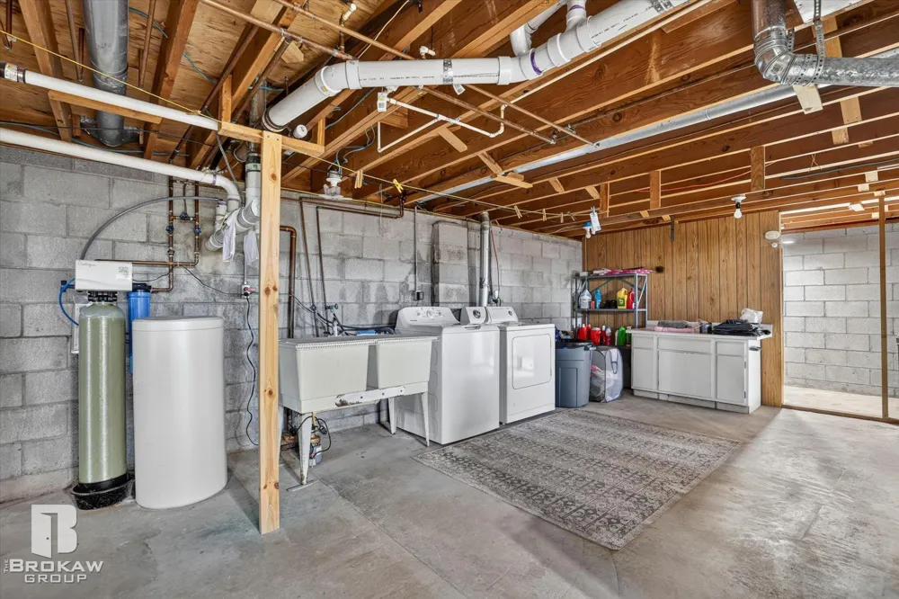 393 Sage lake Road Hill Township, MI 48739