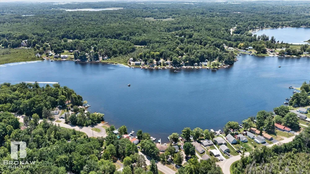 393 Sage lake Road Hill Township, MI 48739