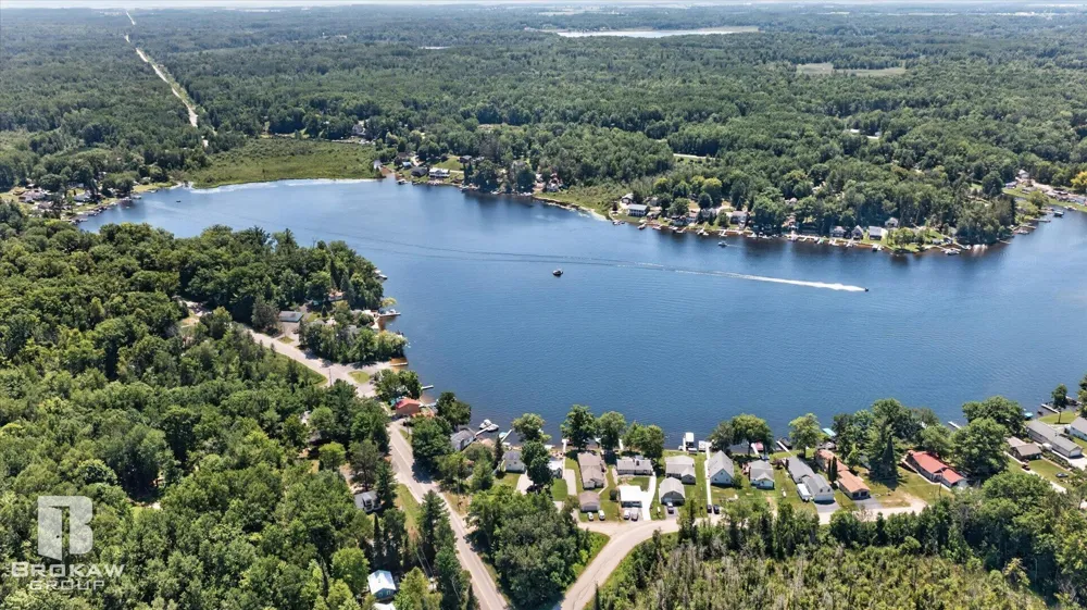 393 Sage lake Road Hill Township, MI 48739