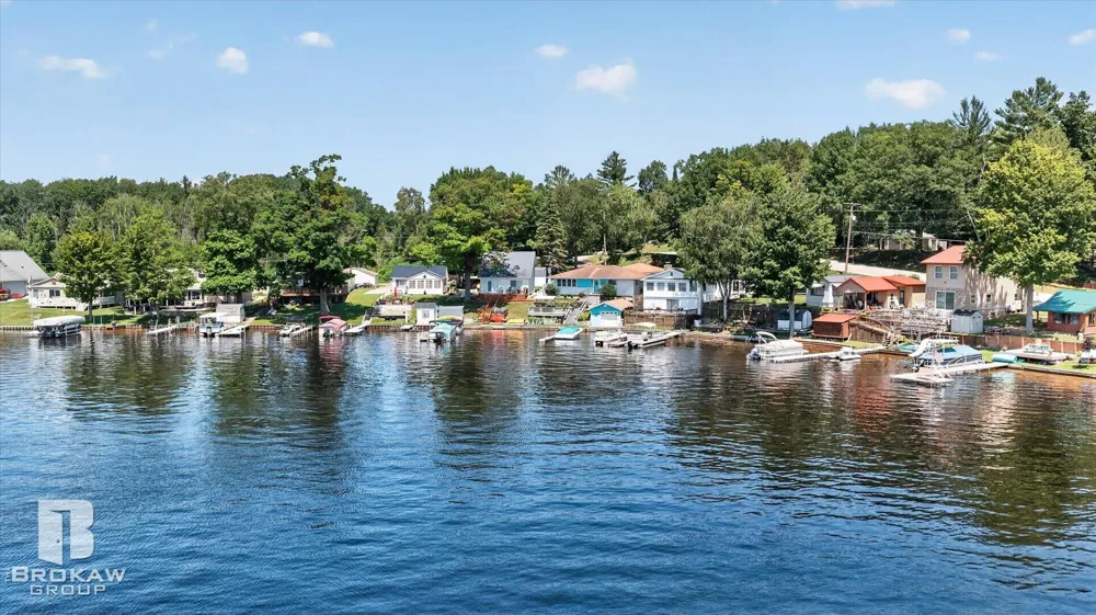 393 Sage lake Road Hill Township, MI 48739