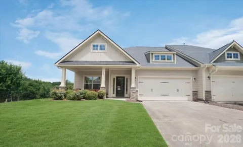 103 Canter Lane