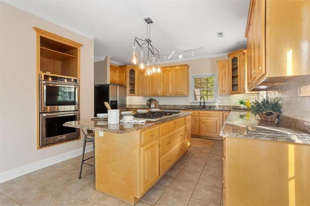 55 Rocky Circle NE White, GA 30184