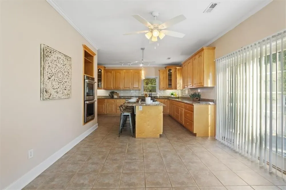 55 Rocky Circle NE White, GA 30184