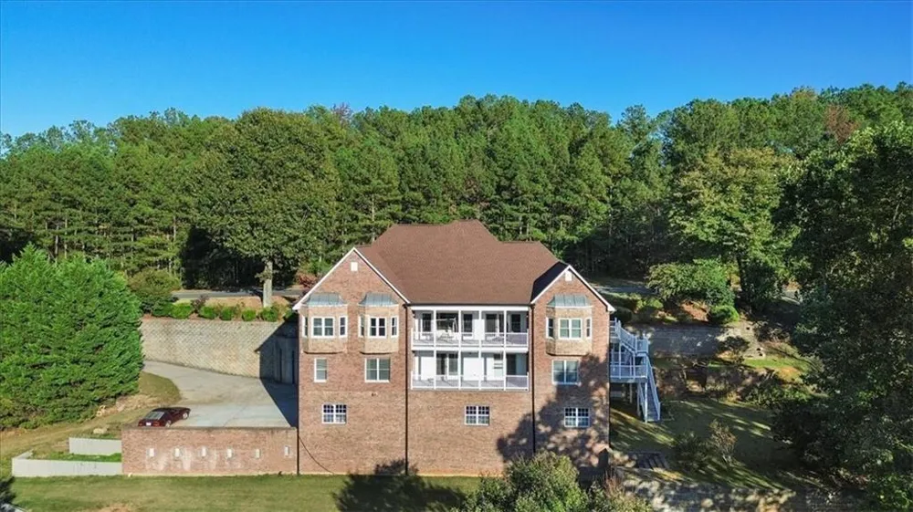 55 Rocky Circle NE White, GA 30184