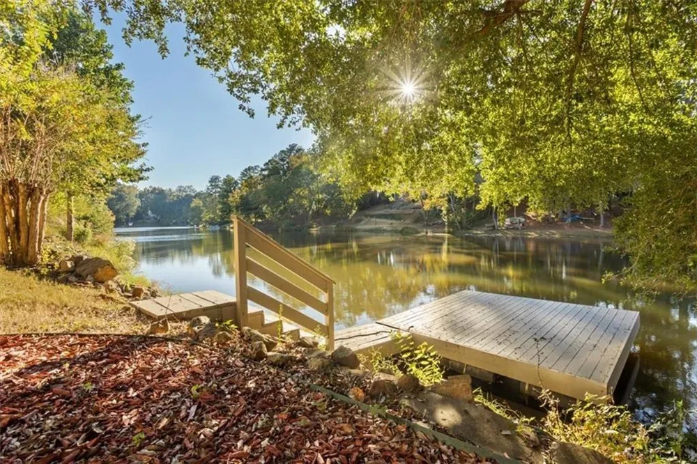 55 Rocky Circle NE White, GA 30184