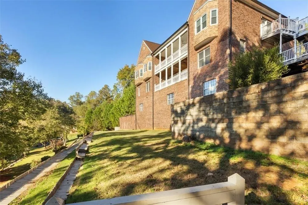 55 Rocky Circle NE White, GA 30184