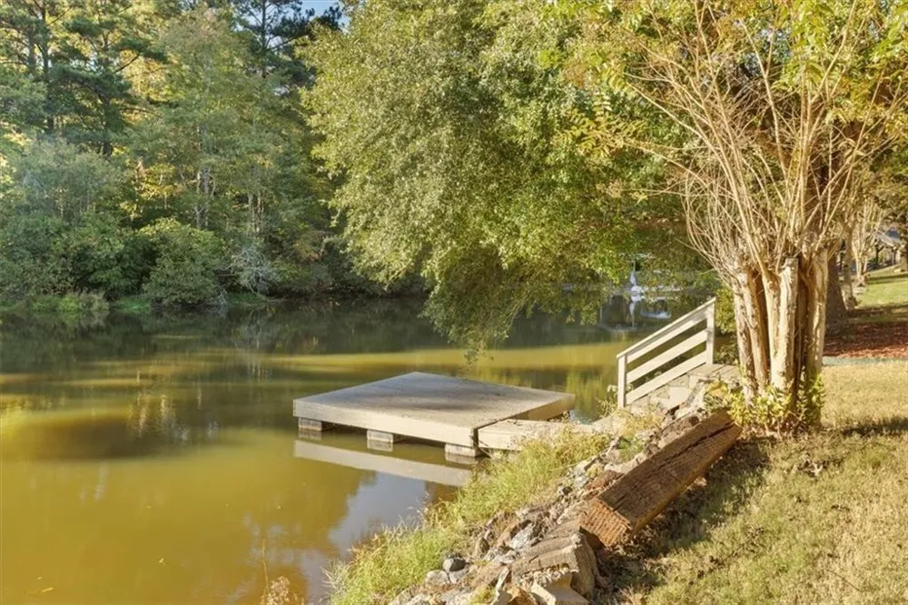 55 Rocky Circle NE White, GA 30184