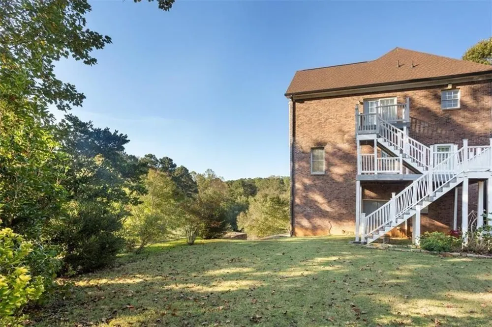 55 Rocky Circle NE White, GA 30184
